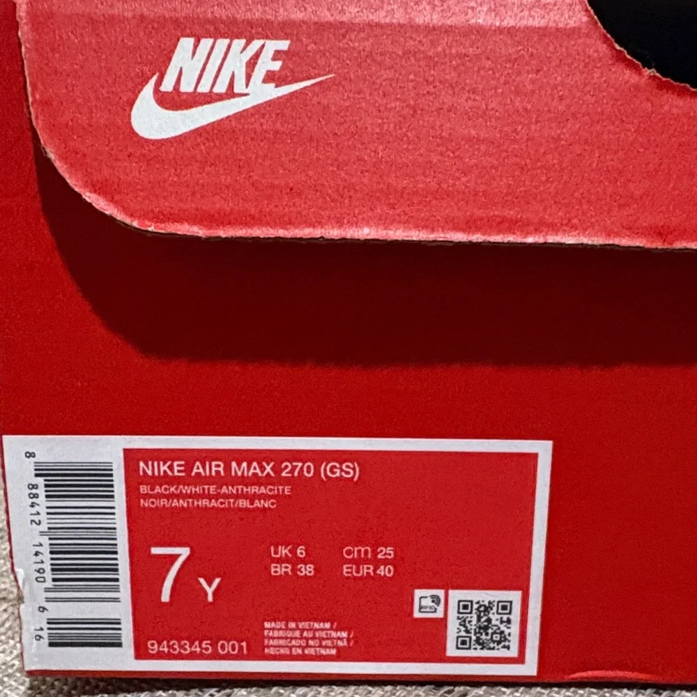 Nike Air Max 270 Black White Red Running Shoes - Picture 5 of 5